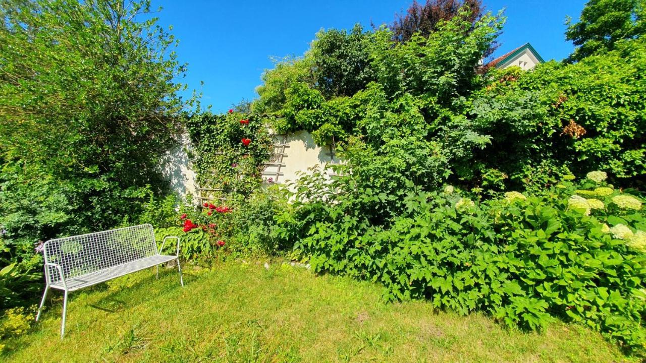 Gasthof Gruener Baum Kirchberg am Wechsel Bagian luar foto