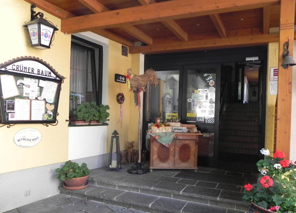 Gasthof Gruener Baum Kirchberg am Wechsel Bagian luar foto