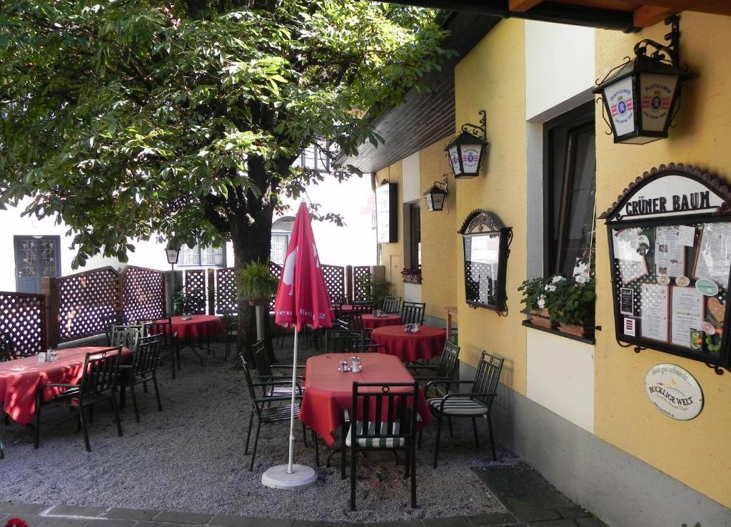 Gasthof Gruener Baum Kirchberg am Wechsel Bagian luar foto
